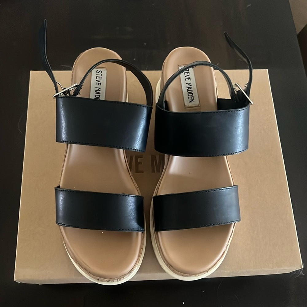Steve Madden black platform sandals